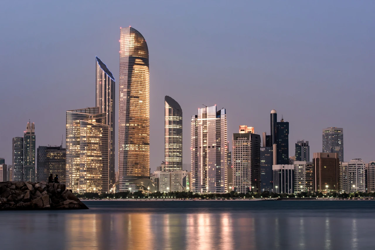 Off-Plan Property Investment in Abu Dhabi – Benefits & Risks Explained